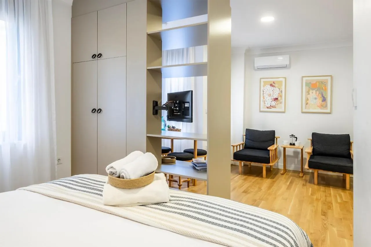 Apartment Huge 40Sqm Studio Wac In The Heart Of Cihangir Innv34062 Istanbul