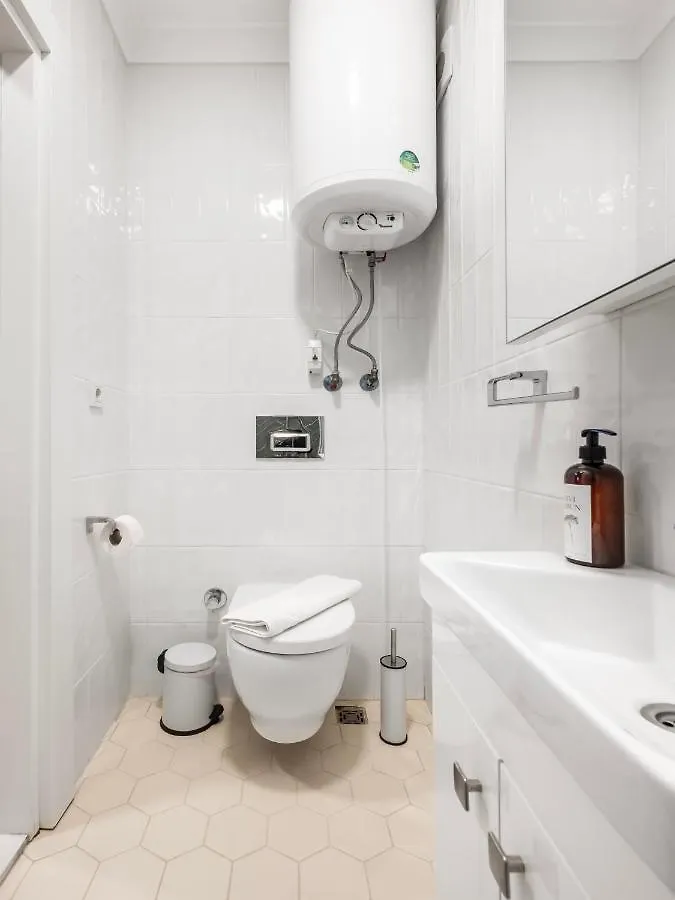 Apartment Huge 40Sqm Studio Wac In The Heart Of Cihangir Innv34062 Istanbul